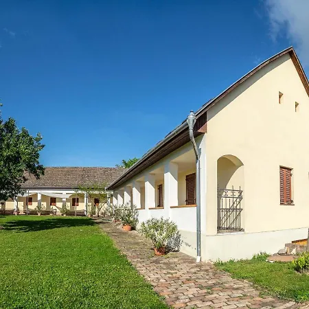 Jackfall és Apartamento Kisjakabfalva