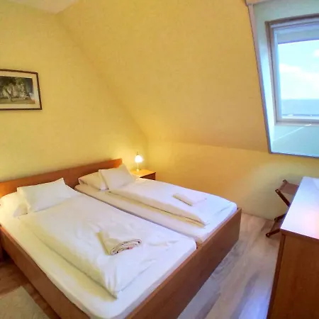 Jackfall Apartman Es Fogado
