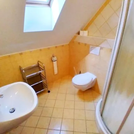 Jackfall és Apartamento *