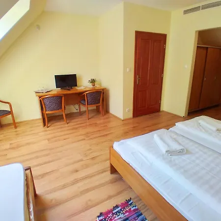 Jackfall és * Kisjakabfalva