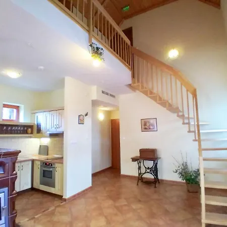 Jackfall és Apartamento Kisjakabfalva