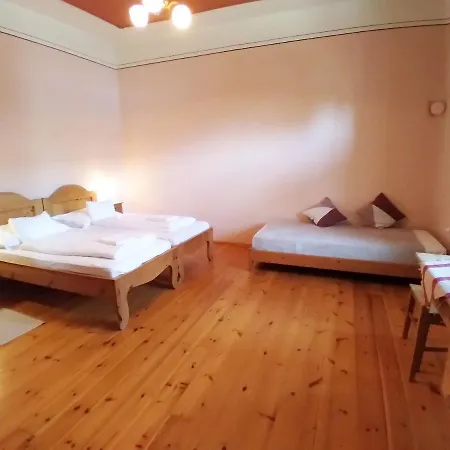 Apartment Jackfall Apartman Es Fogado *