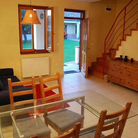 Jackfall és Apartamento *