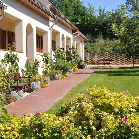 Jackfall és Apartamento