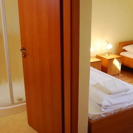 Apartment Jackfall Apartman Es Fogado *